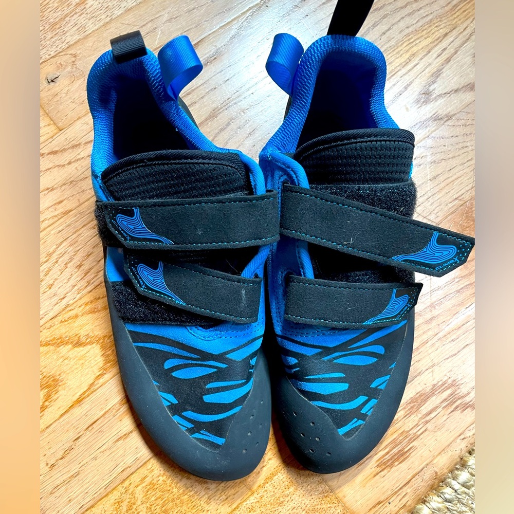 Brand New Velcro Climbing Shoes